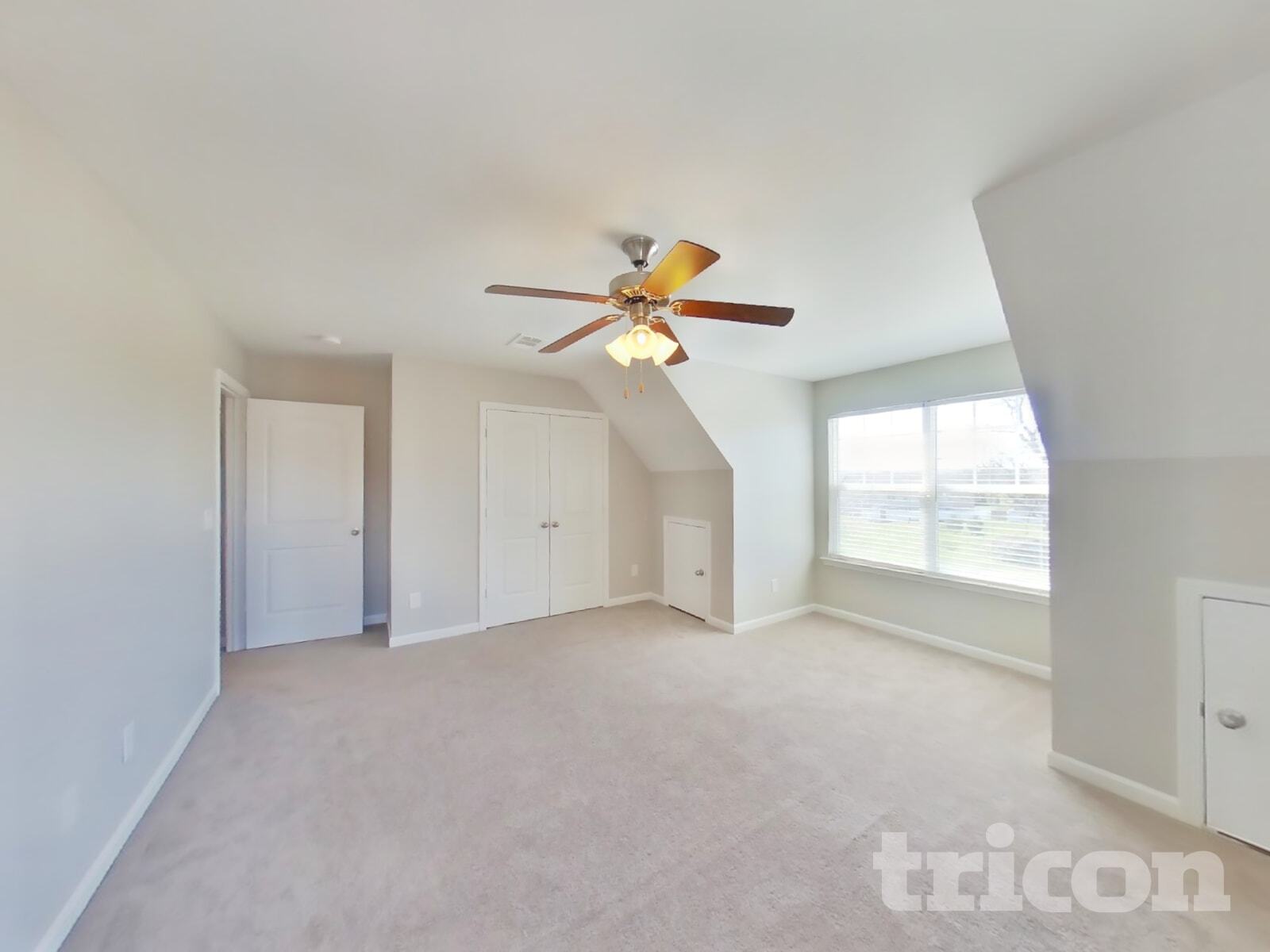 Building Photo - 323 Stratford Park Blvd