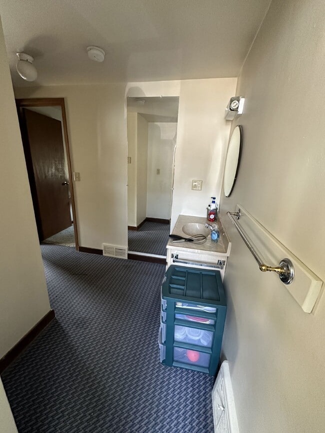 Building Photo - Exciting 3 Bed 1 Bath near UWEC! Available...