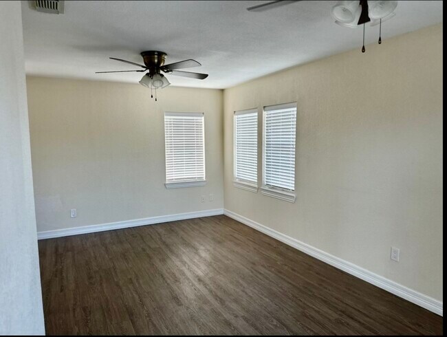 Building Photo - 2725 42nd St