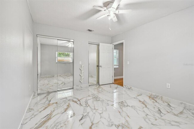 Building Photo - 1302 Brandonwood Dr