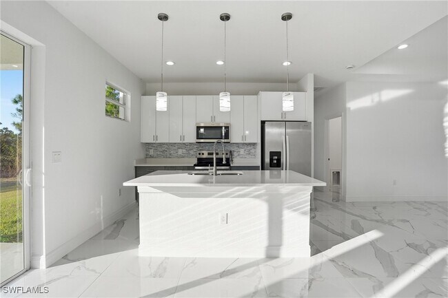 Building Photo - 406 Genoa Ave S