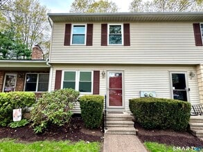 Building Photo - 10 Windwood Dr