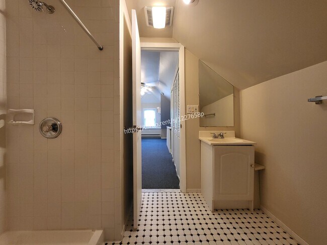 Building Photo - 254 Woodbridge Ave