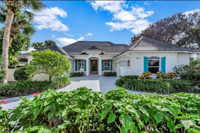 Primary Photo - 2215 Seaside St