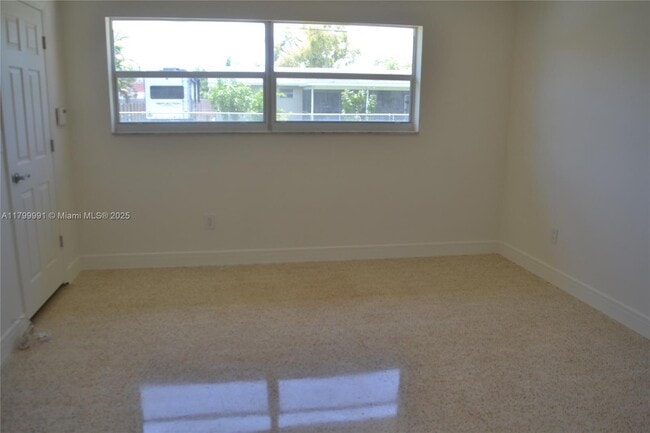 Building Photo - 6310 SW 92nd Ave
