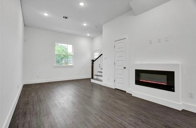 Building Photo - 4512 Brinkley St