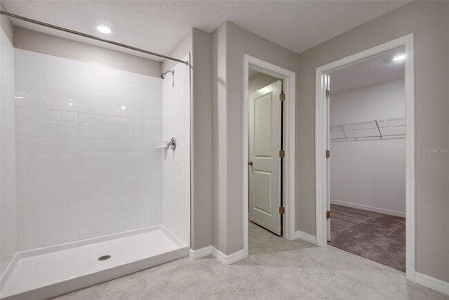 Building Photo - 7122 Samuel Ivy Dr