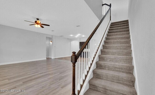 Building Photo - 4431 Vista Point Ln