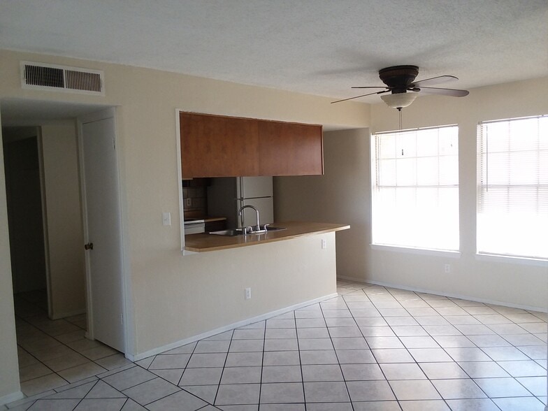 Building Photo - 2001 Amy Sue Dr