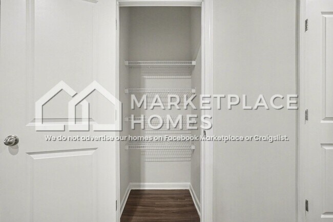 Building Photo - 274 Oakwood Dr NW