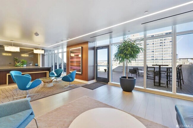 Building Photo - 1688 Pine St