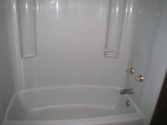 Building Photo - 708 DINWID