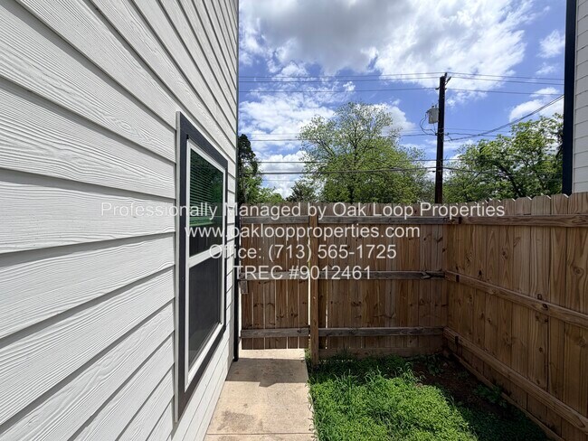 Building Photo - 8115 Denton St