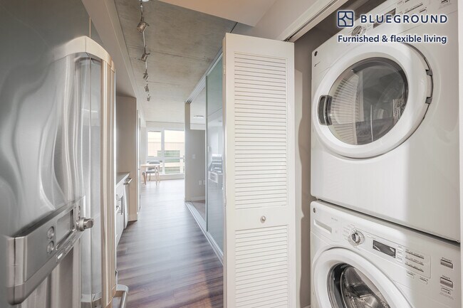 Building Photo - 101 Taylor Ave N