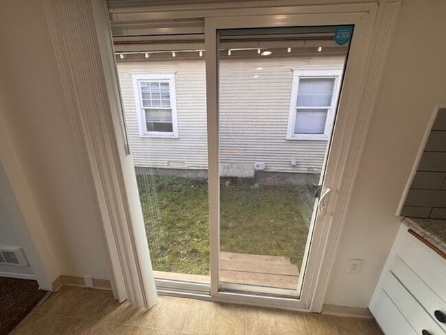 Building Photo - 47 E Garland Ave