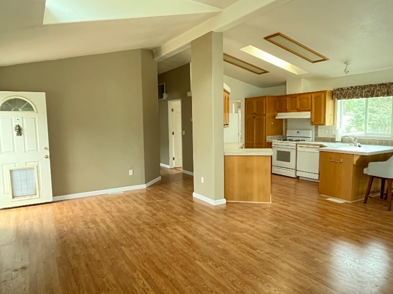 Building Photo - 33135 Vino Way