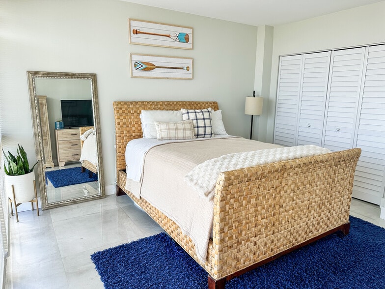Guest Bedroom Queen Bed - 521 N Riverside Dr