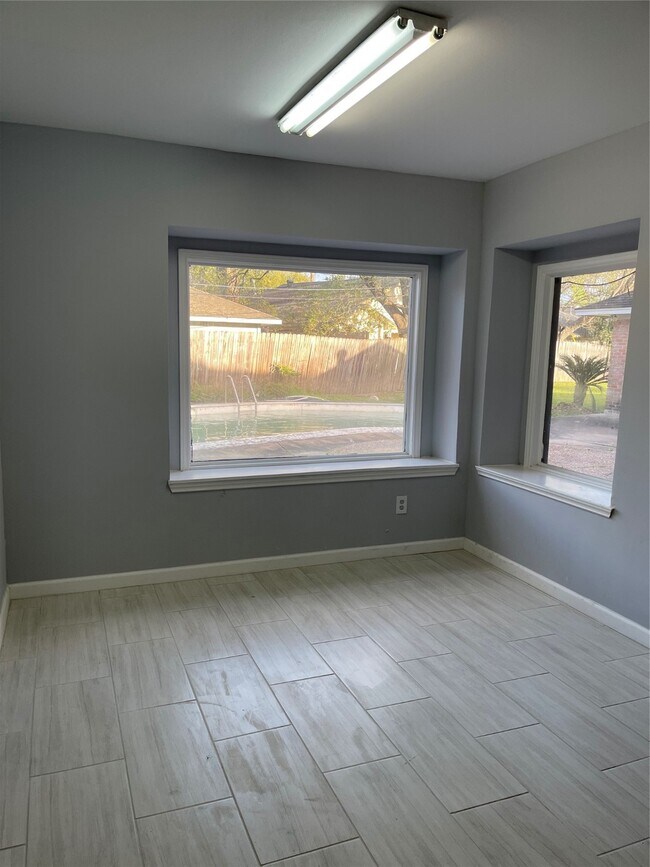 Building Photo - 7815 Small Leaf Cir