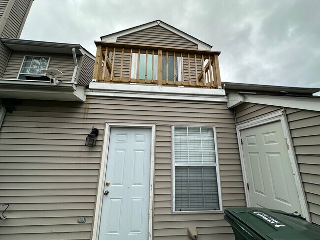 Building Photo - 61 Riverchase Dr