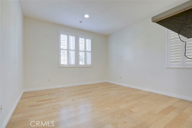 Building Photo - 556 E Palm Ave