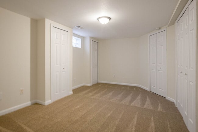 Building Photo - 2509 Crest Ave