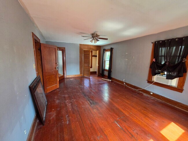 Building Photo - 1012 Wescott Ave