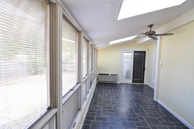 Building Photo - 9405 Hartwick Cir SE