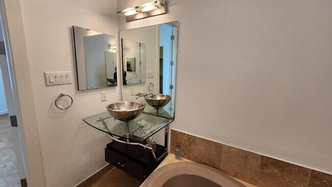 Building Photo - 744 Cannen John Ln