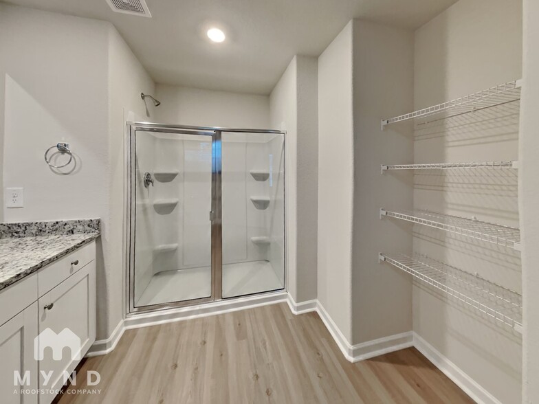 Building Photo - 72 Royal Mdw Dr