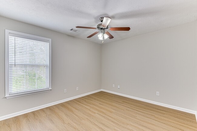 Building Photo - 4116 Chastain Dr