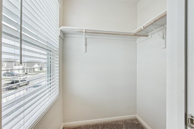 Building Photo - 635 Gemsbok Rd