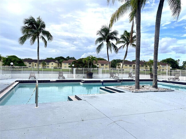 Building Photo - 12760 Vista Isles Dr