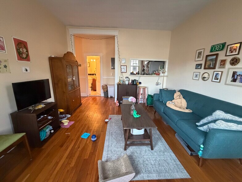 Building Photo - 313 Allston St