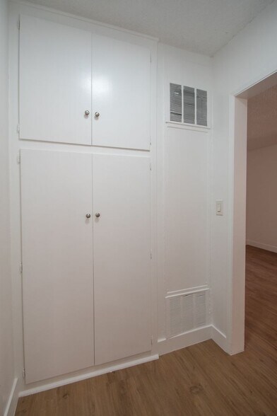 Building Photo - 11280 Huston St