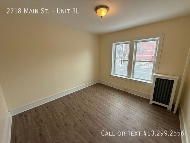 Building Photo - 2718 Main St