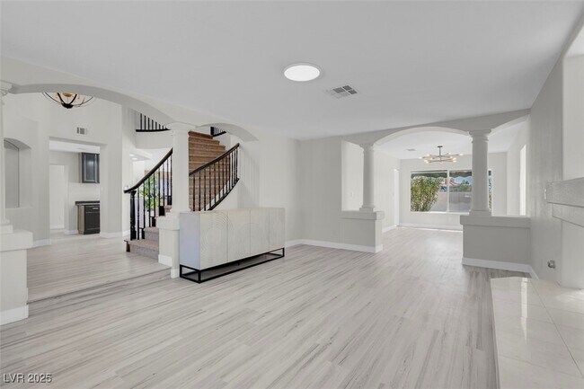 Building Photo - 3604 N Campbell Rd