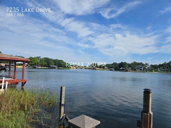 Building Photo - 7235 Lake Dr