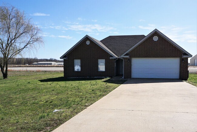 Building Photo - 3 Bed 2 Bath Home in Valley View District