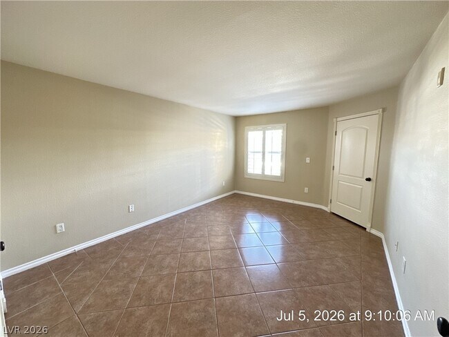 Building Photo - 1150 N Buffalo Dr
