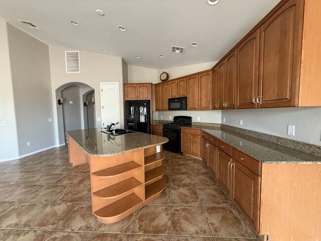 Building Photo - Lovely Chandler 4 Bedroom!