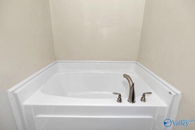 Building Photo - 130 Tybee Dr