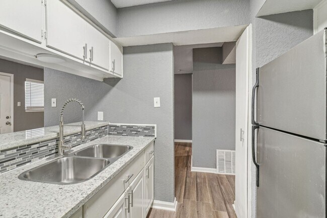 Interior Photo - SILVERSPRING APARTMENTS