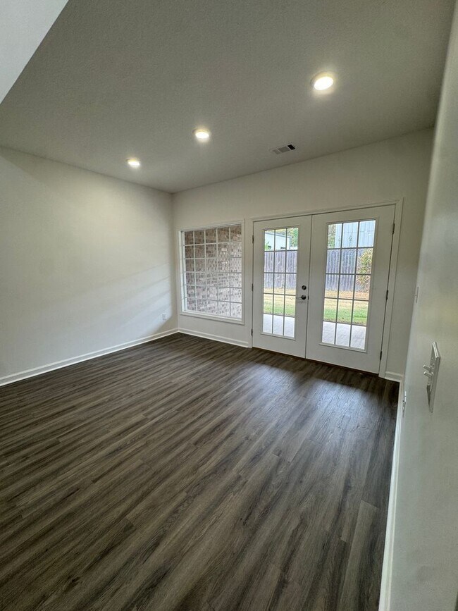 Building Photo - 3017 Olivia Ct