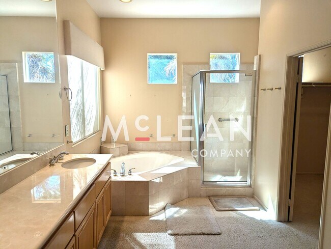 Building Photo - Indian Wells Home With Solar Included