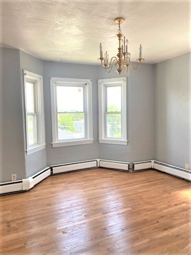 Building Photo - 74 Veazie St