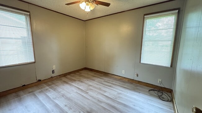 Building Photo - 102 Ridge Grove Dr