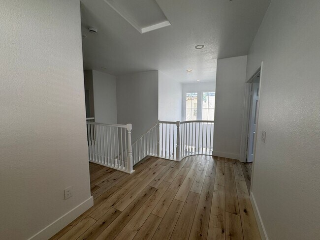 Building Photo - Stylish Renovated Home with Garage & Priva...