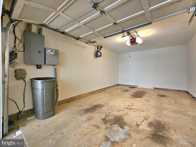 Building Photo - 315 Hearthstone Mews