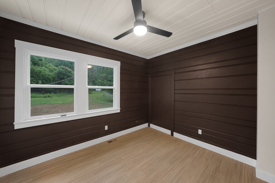 Building Photo - 71 Dreamland Park Dr