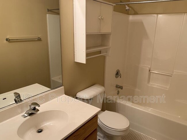 Building Photo - 7764 Beech Tree Ln